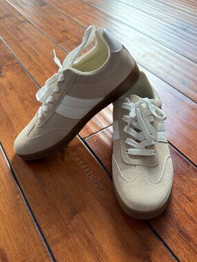 French Connection Beige and White Sneakers, Women’s, Size 7